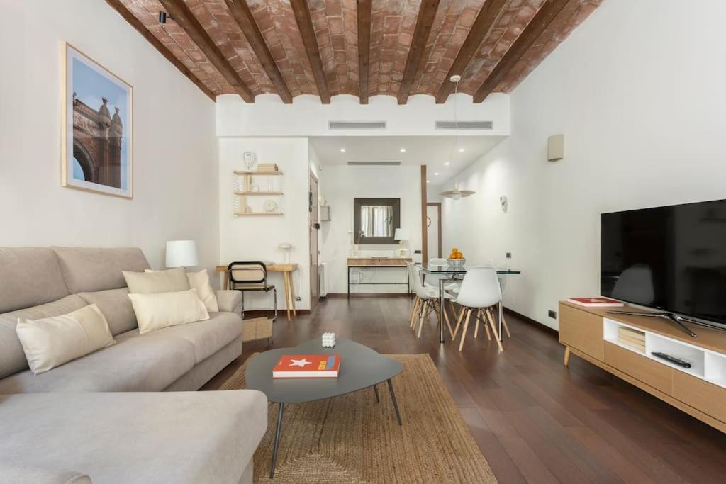 Apartamento New Charming & Cozy Gem Central Location